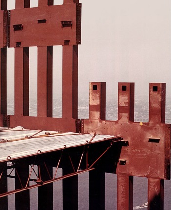 WTC perimeter columns and floor truss - click to enlarge